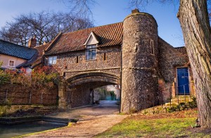 norwich-pulls-ferry